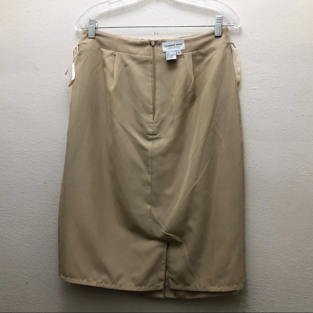 Newport News Skirt Suit Long Sleeve Jacket & Knee High Skirt Women's Size 10 Tan - Picture 10 of 15